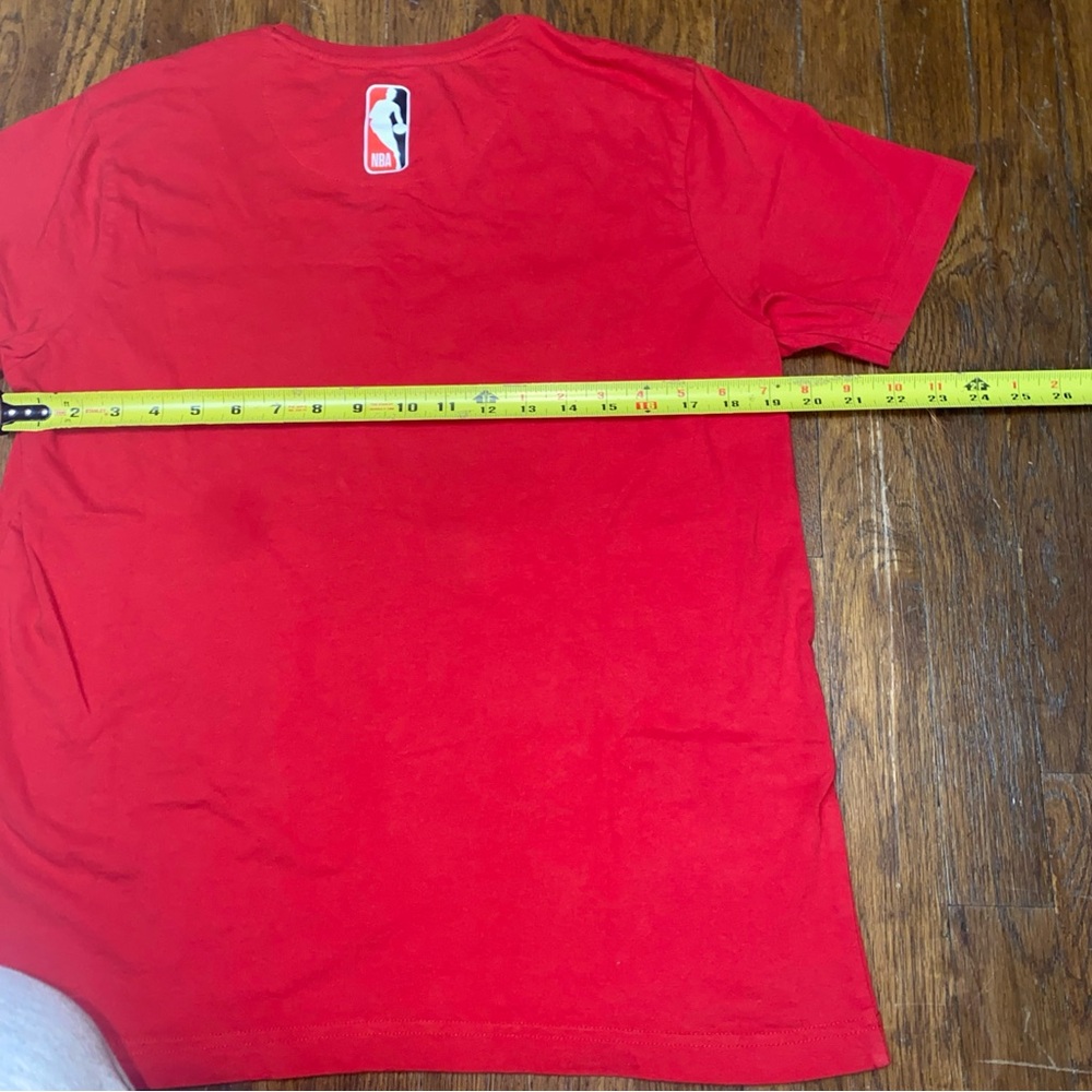Chicago Bulls Tshirt - Women’s Large NBA - Picture 7 of 7